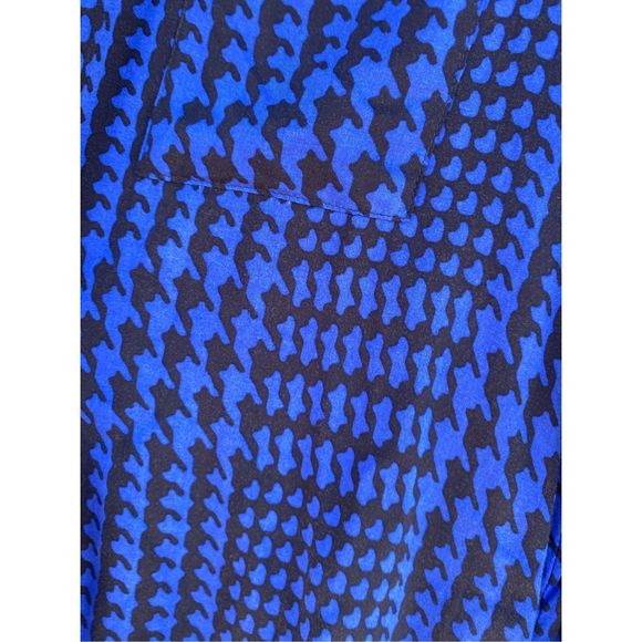Foxcroft Shaped Fit Blue and Black Houndstooth Button-Up Blouse Sz 14, MSRP $94 - Picture 3 of 11